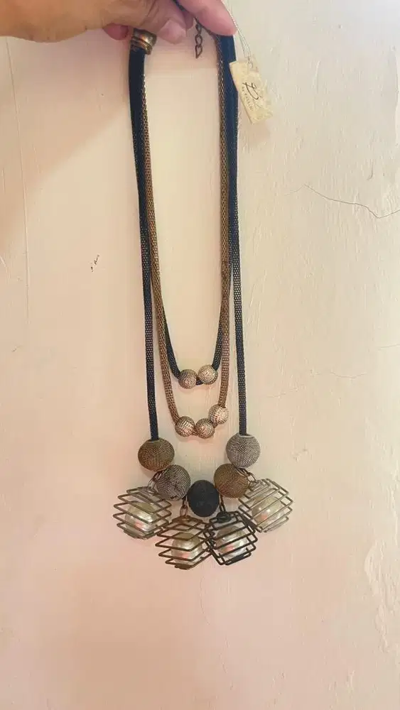 Kalung fashion wanita