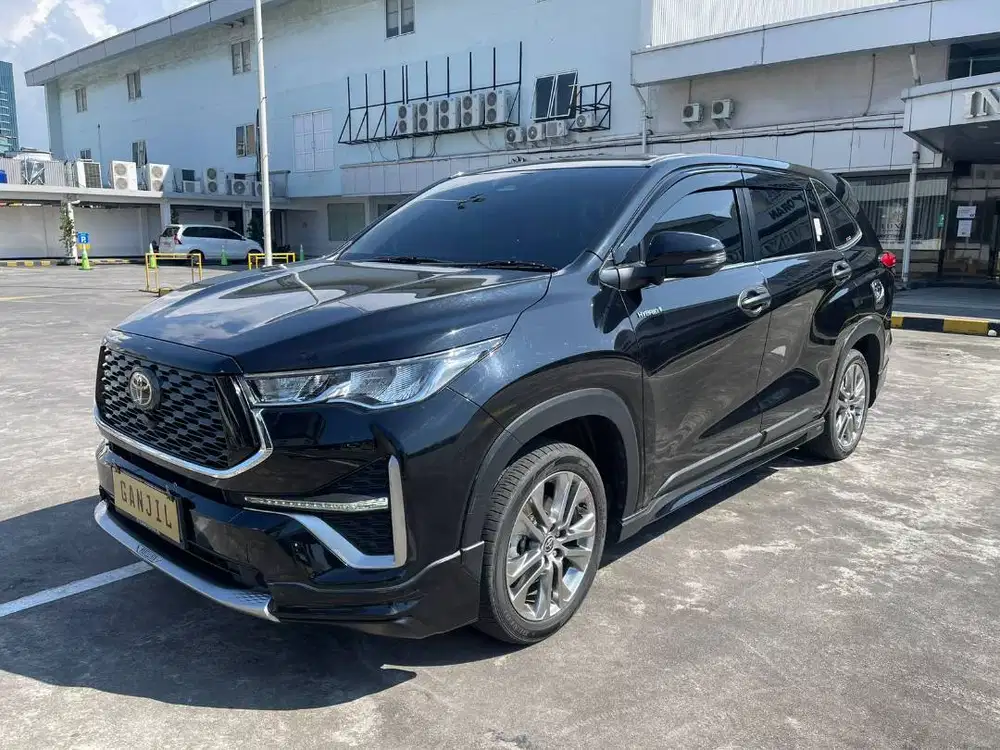 Zenix Q TSS Hybrid Modelista Type Tertinggi Km 7 rb Like New * KREDIT