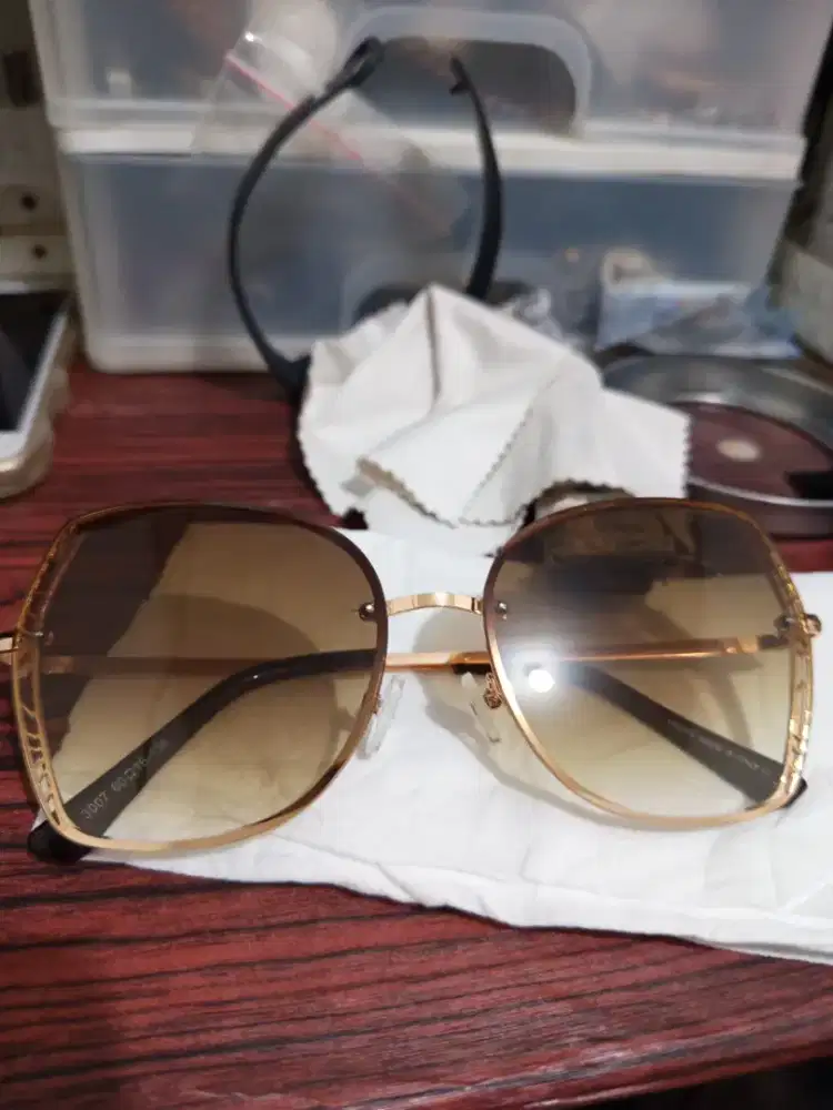 kacamata fesion polaroid wanita