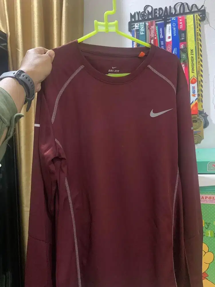 100k dapat 4 baju olahraga / lari