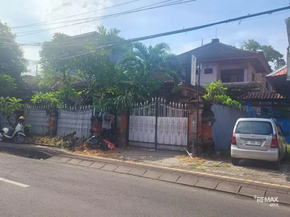 Rumah Dijual murah di Renon.
