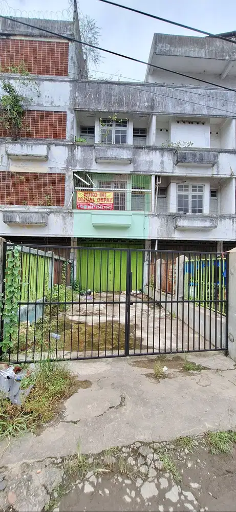 Dijual Ruko 3 lantai dengan akses rooftop