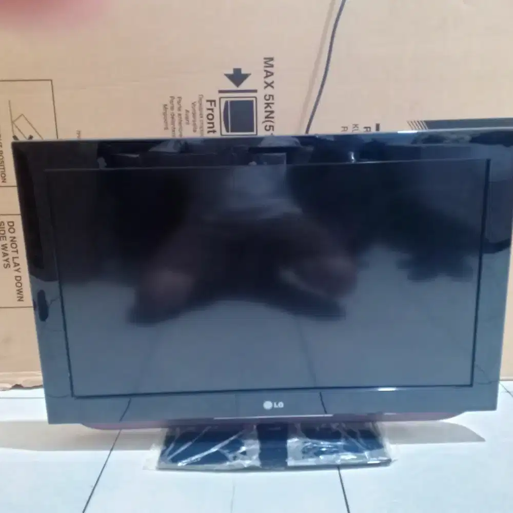 LED TV LG 32 lengkap dengan kotaknya