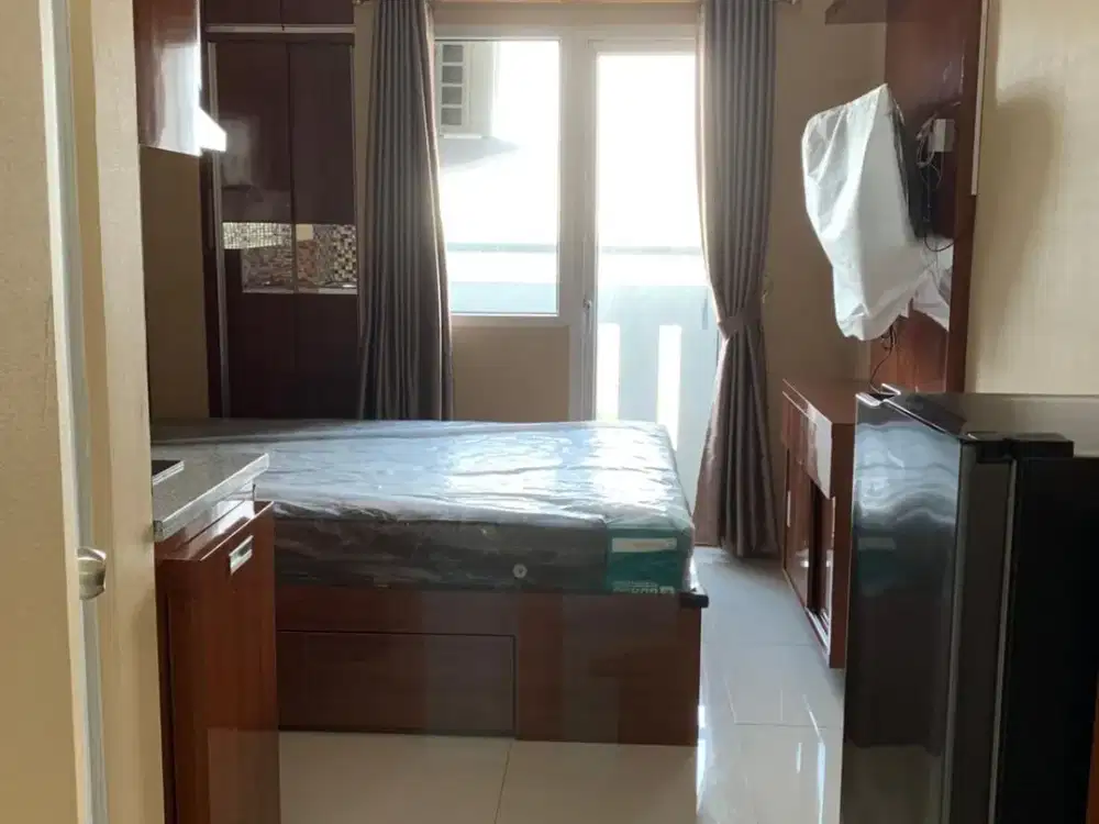 Sewa Studio Unit FF Green Pramuka Apart – Nyaman & Lengkap