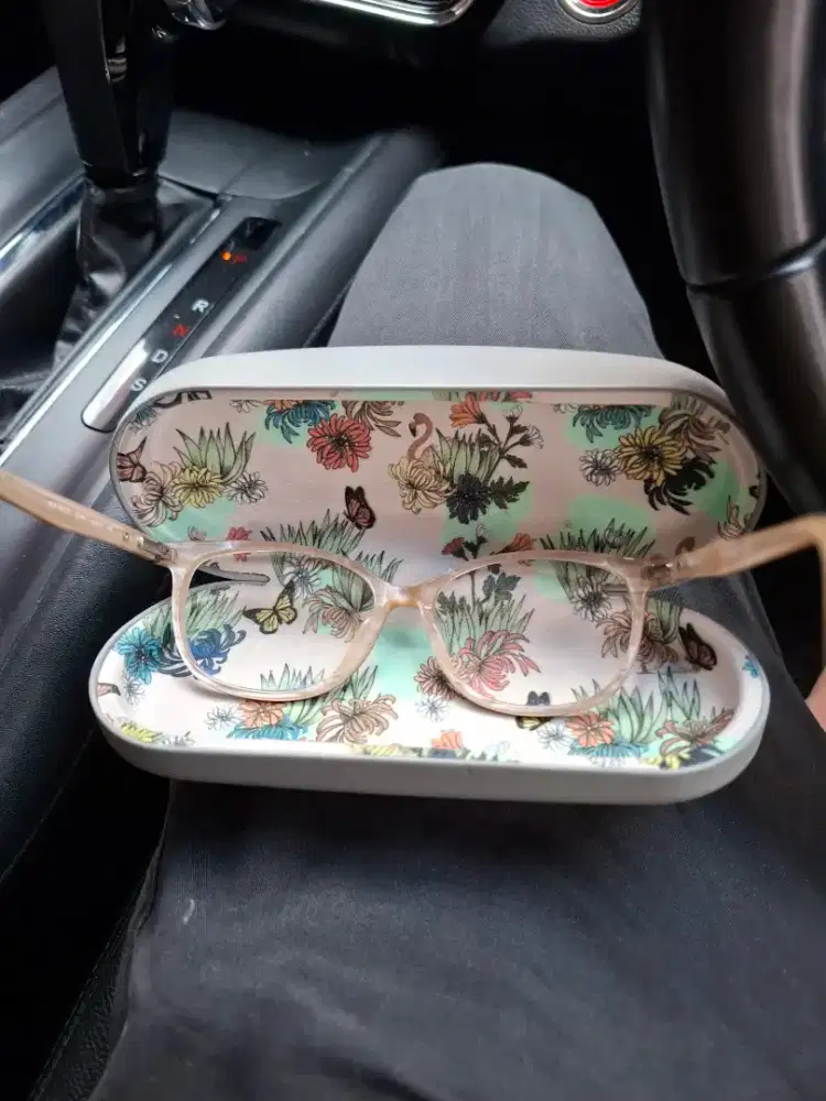 Kaca mata Paul & Joe