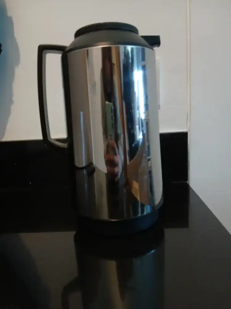 Teko / pitcher minuman berbahan stainless steel