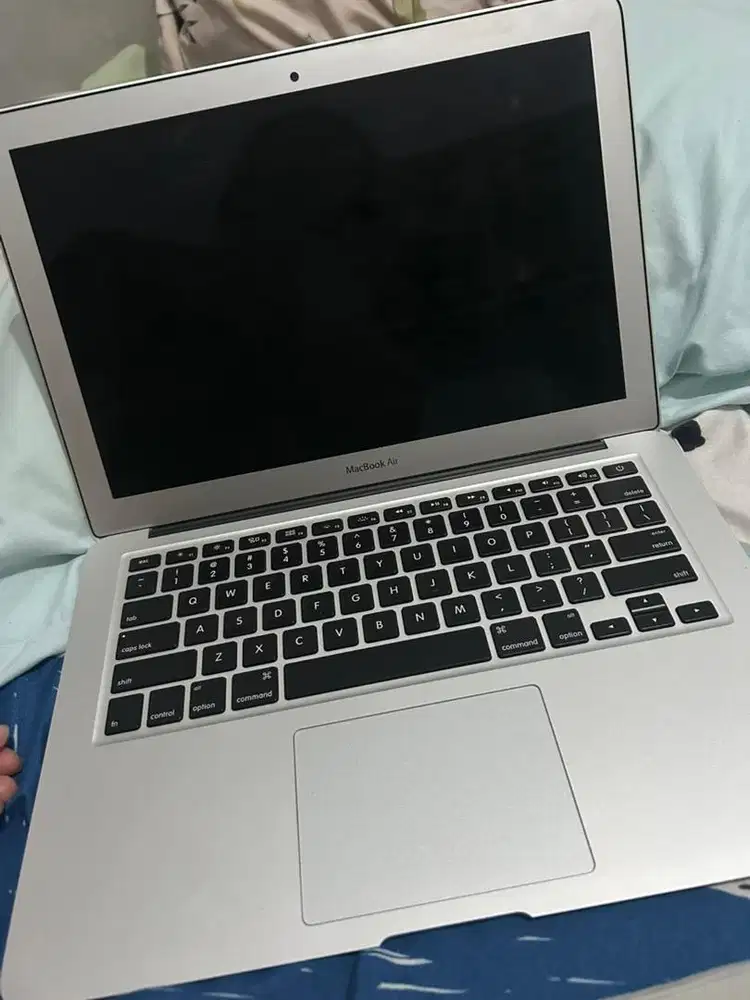 MacBook Air 2017 13” I5 8/512gb