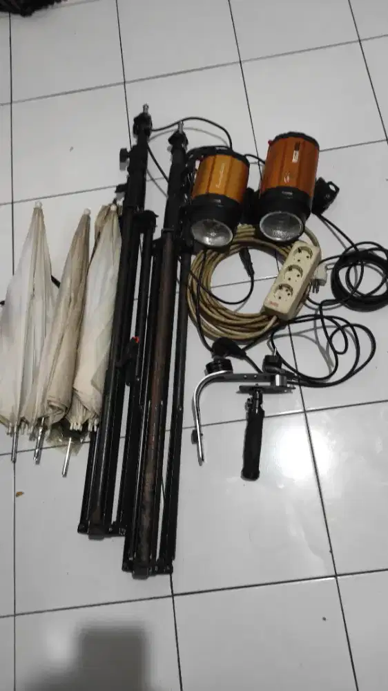 Lampu Payung Studio Kamera Photo tronic premiere 120watt & Tripod