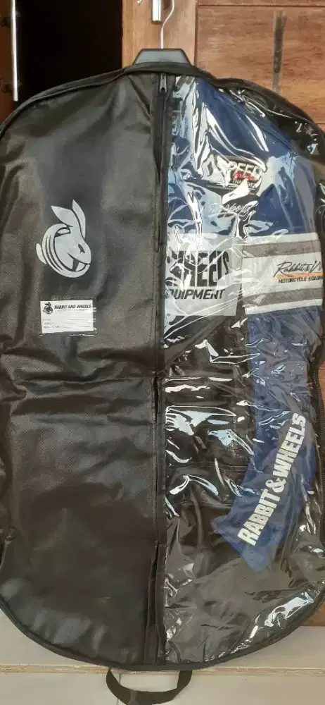 Jacket Rabbit and wheels