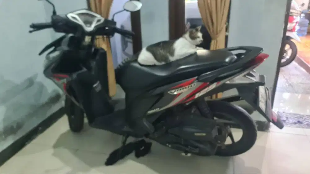 Di jual Motor Honda Vario Techno 125 cc TAHUN 2015