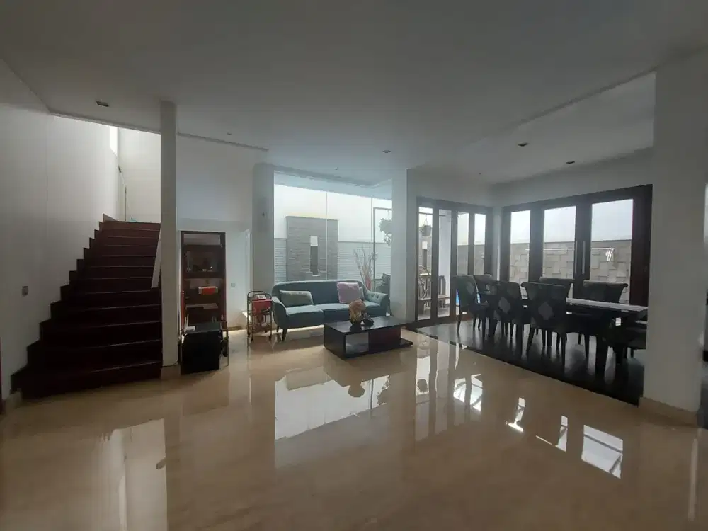 Dijual Rumah 3 Lantai Lokasi Strategis Di Cilandak Dalam, Jakarta Selatan