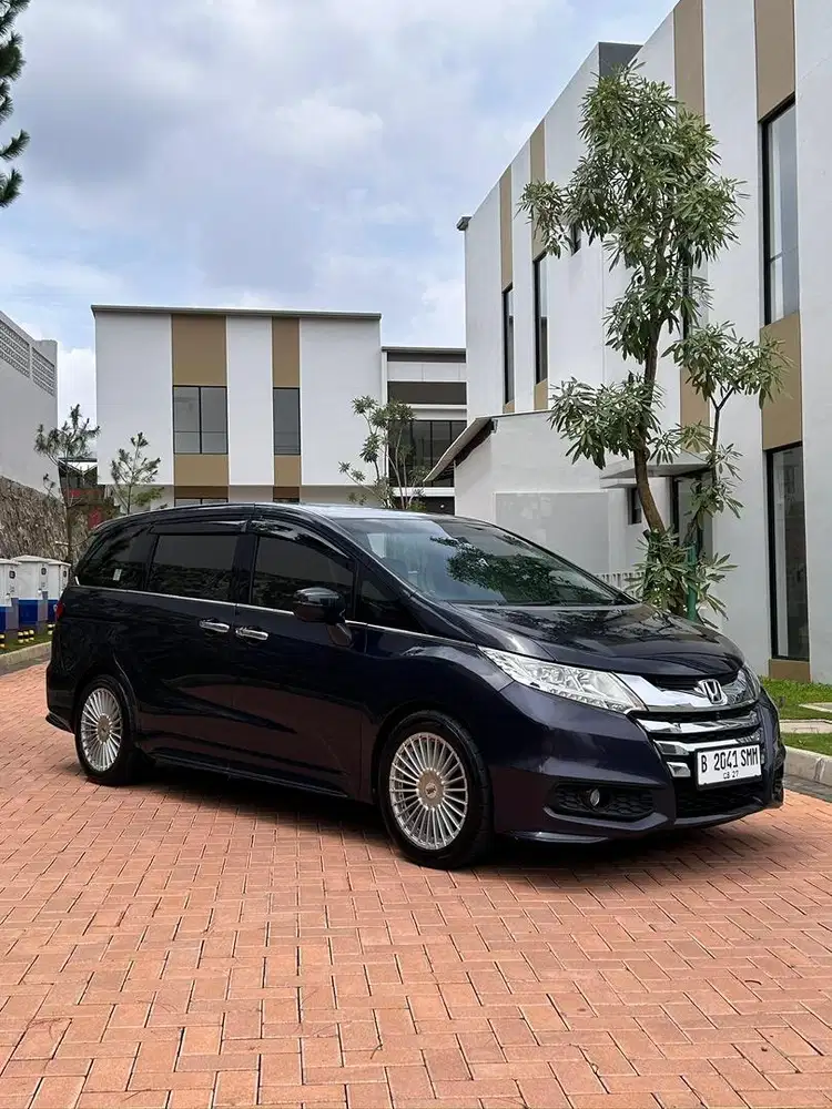 Odyssey Prestige 2014 - Ganjil - Automatic-Honda Odyssey Prestige 2015