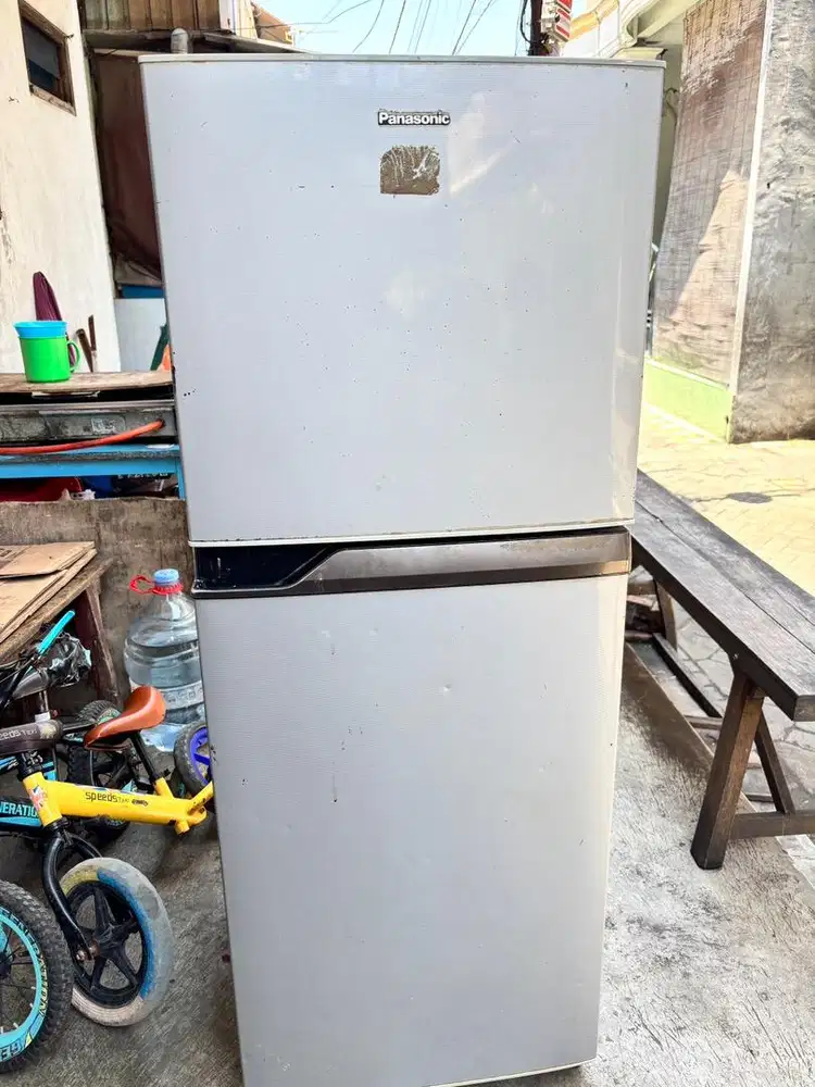kulkas bekas merk panasonic
