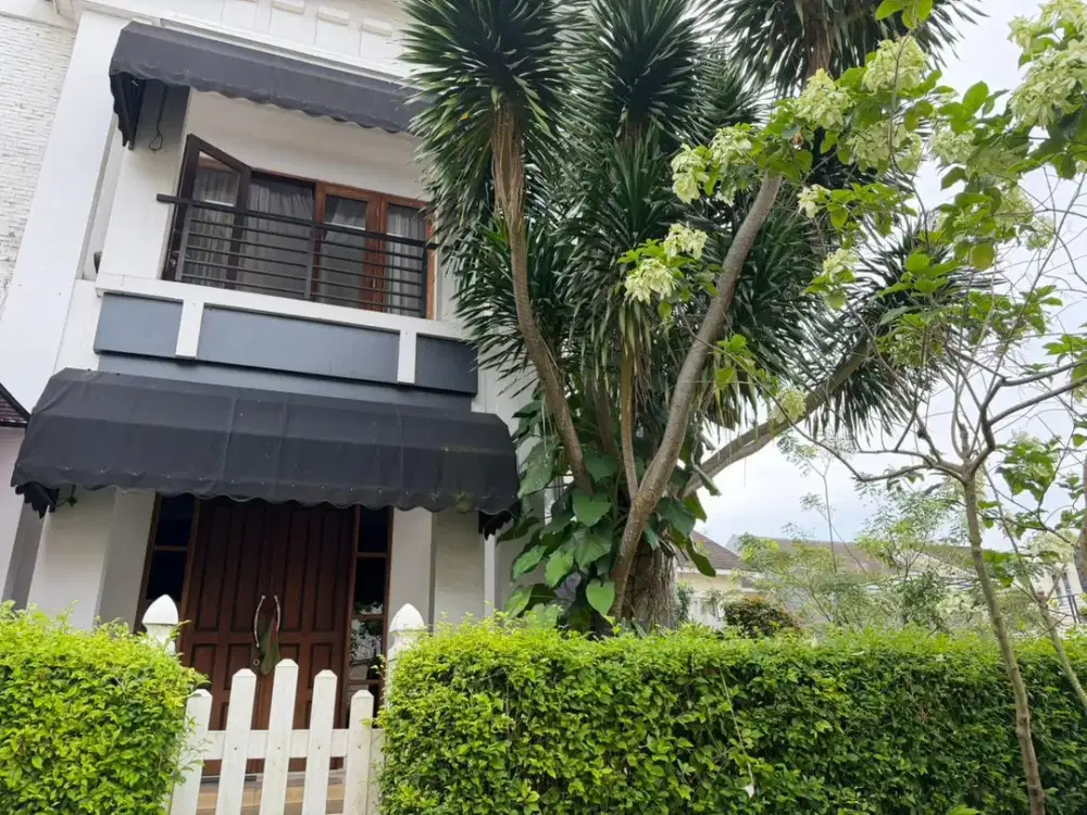 Dijual Rumah Hoek The Green BSD Lingkungan Aman Nyaman Siap Huni