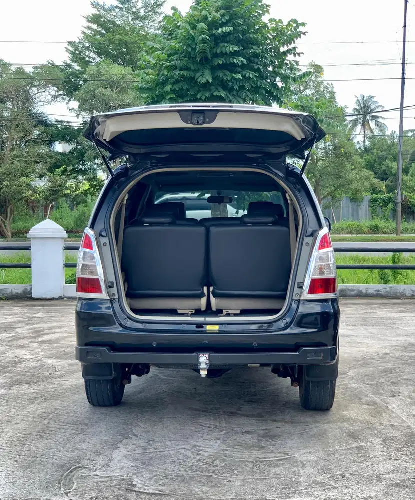 Toyota Innova 2.0 G AT 2011