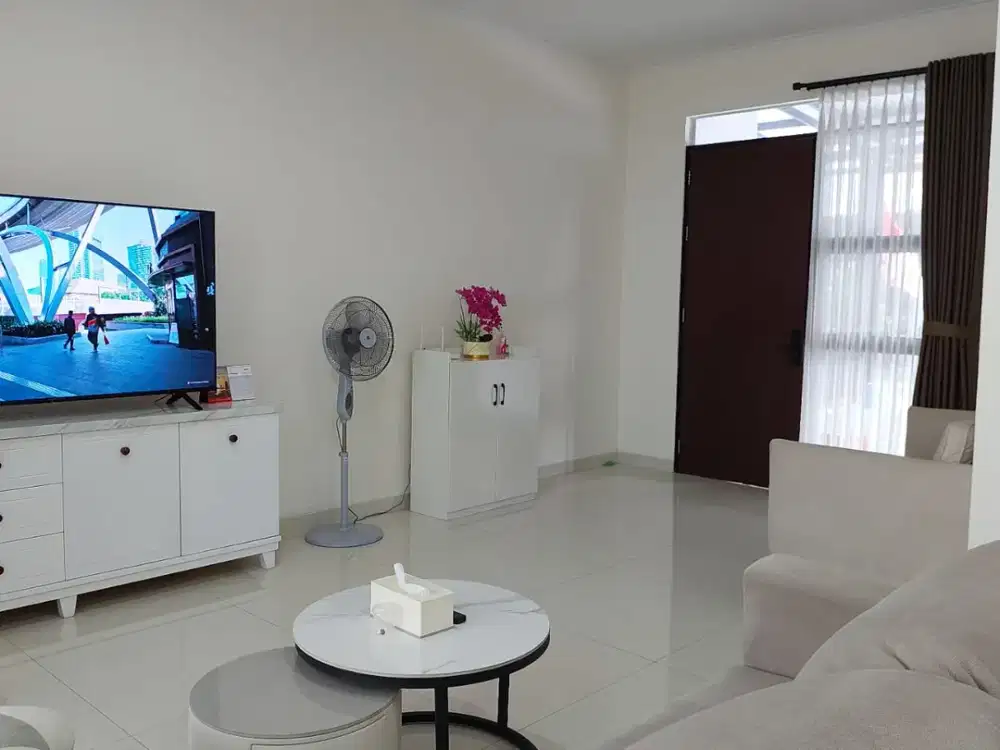 Dijual Rumah Semi Furnished di Taman Kopo Indah Bandung