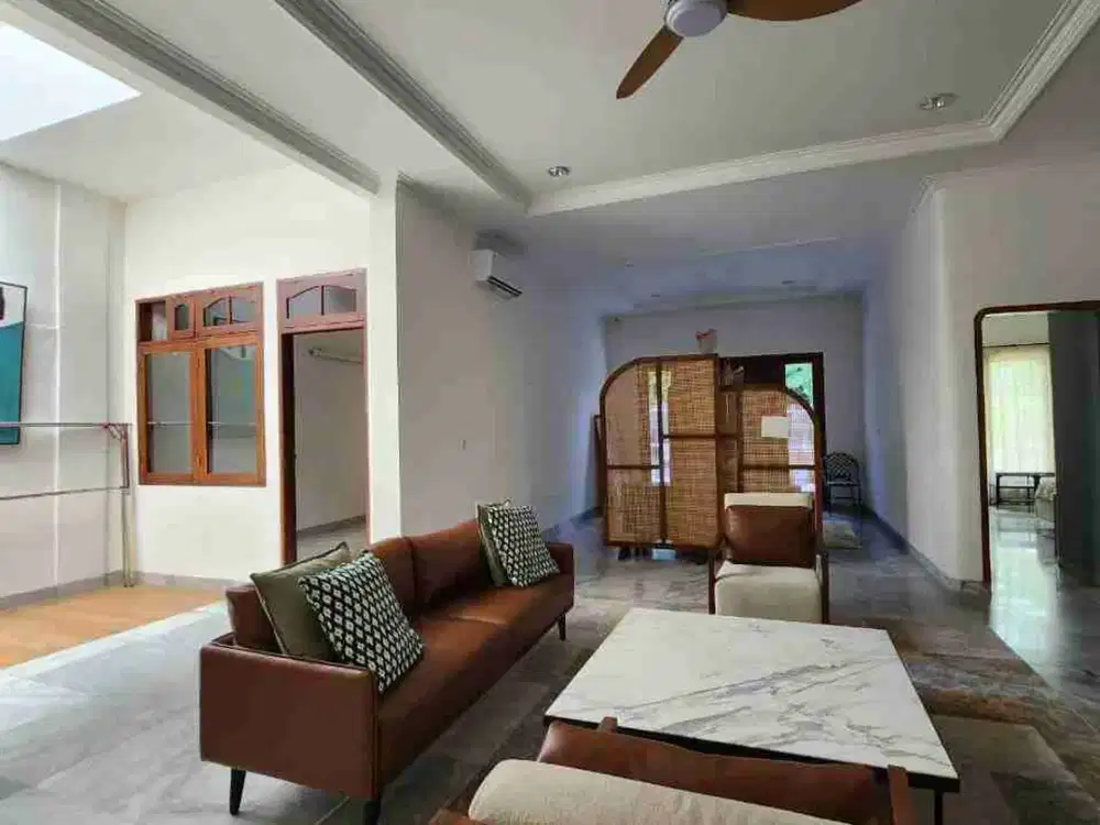 Rumah Pluit 4 BR Estetik LT 300m