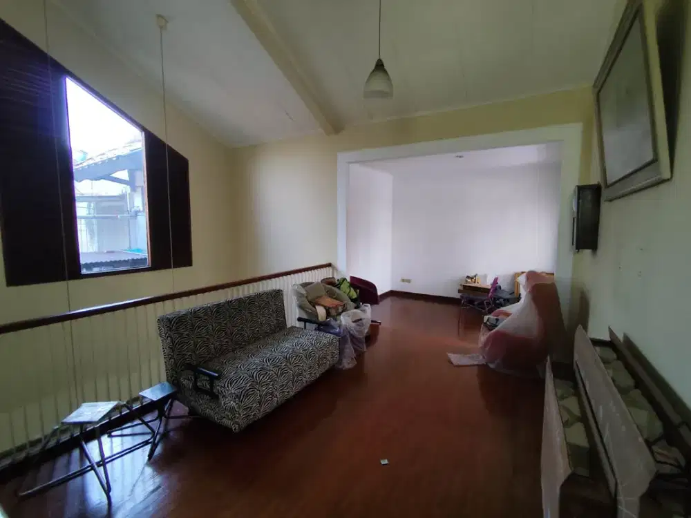 Rumah 2 Lantai dengan 4 Kamar di Bintaro Sektor 9 VA-17944