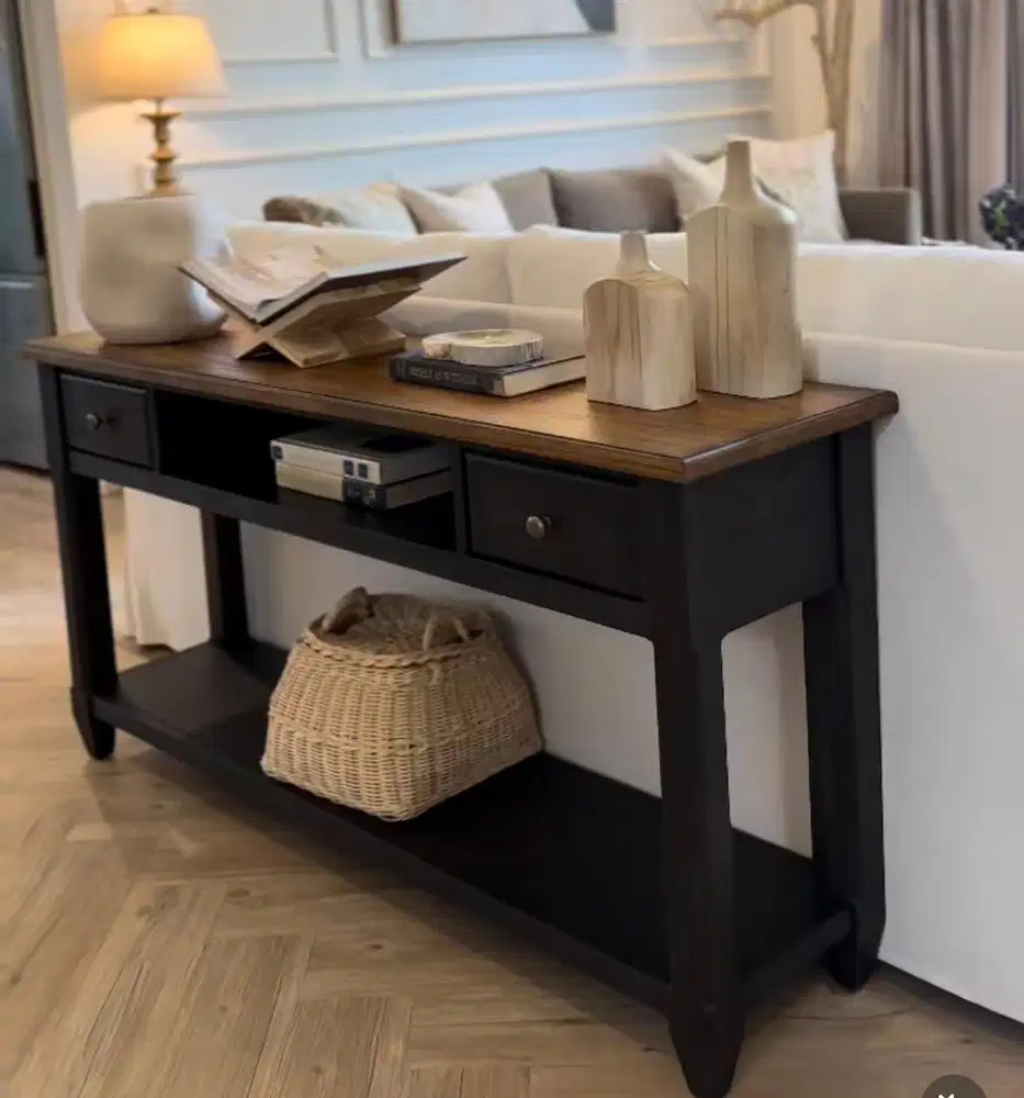 Console table dekorasi ruangan