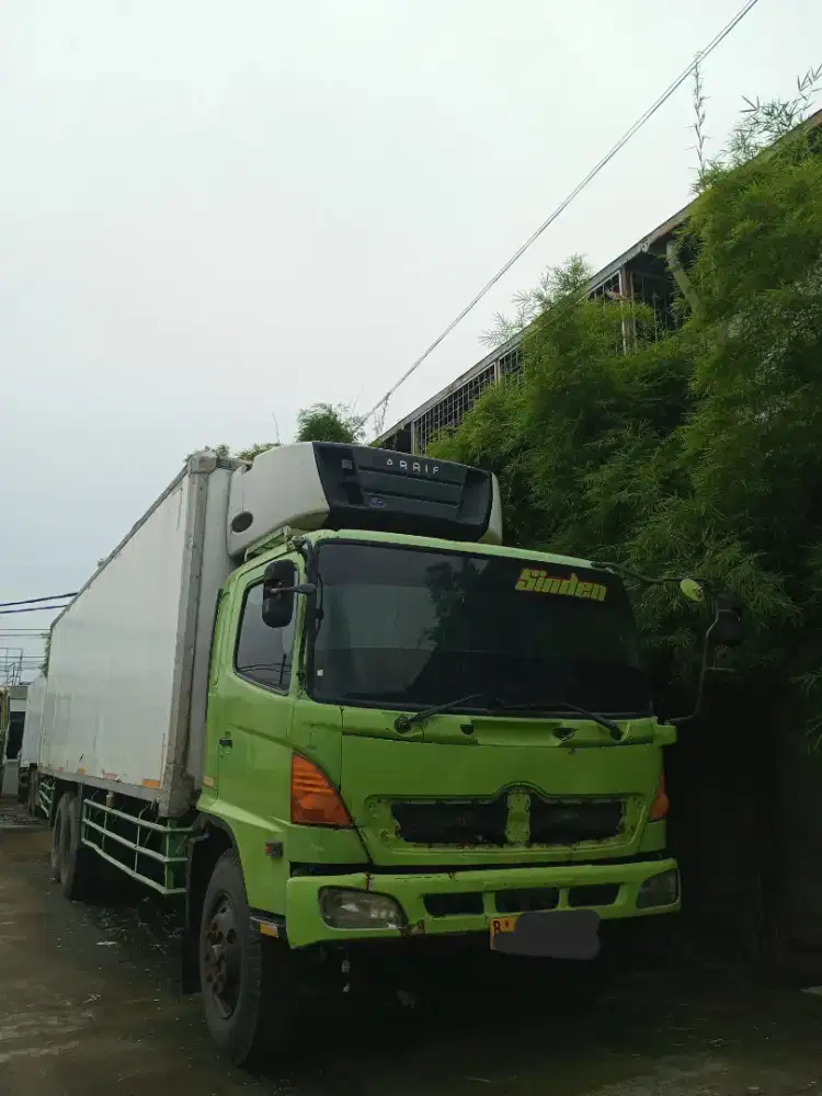 Hino BT WG Tronton FL 235