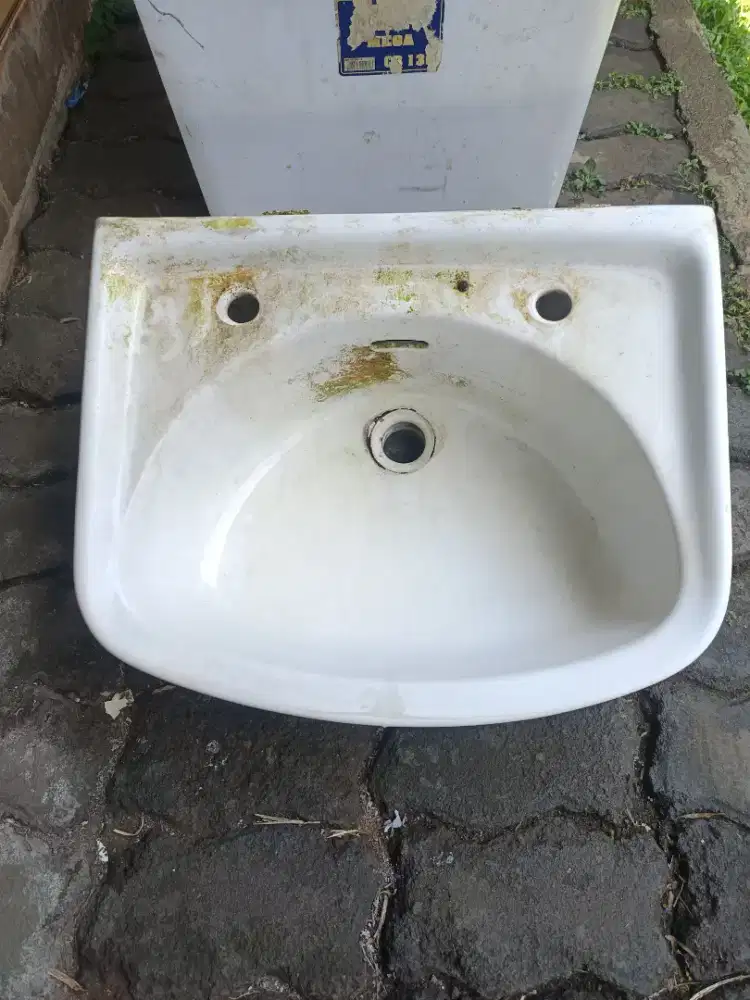 wastafel cuci tangan TOTO