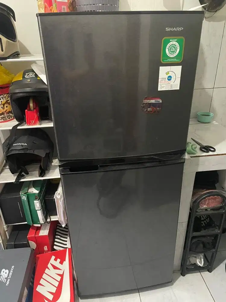 dijual kulkas sharp 2 pintu