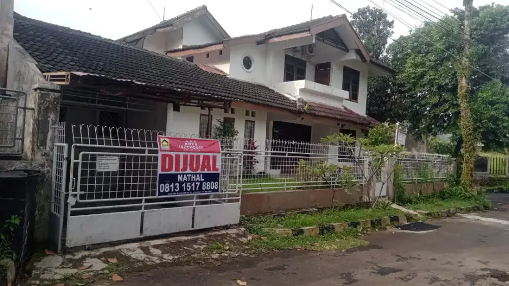 Rumah Hoek Bagus dan ada klinik dokternya