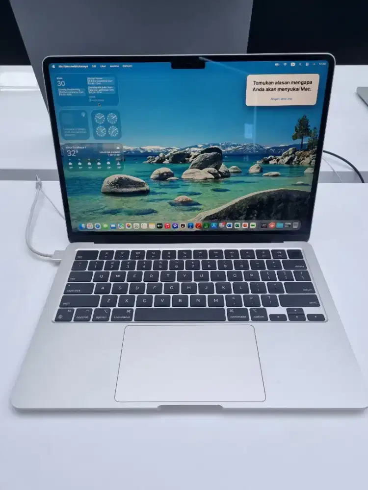 MacBook Air M2 13 inci Promo Kredit Bunga Ringan Free 2x Angsuran