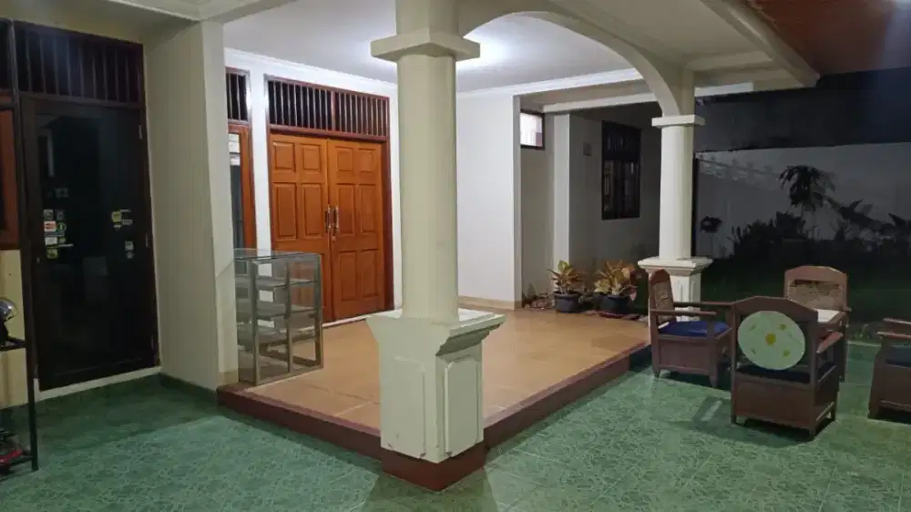 Dijual Rumah Strategis Full Furnished di Ciputat Timur