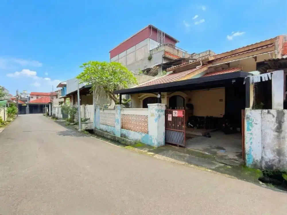 RUMAH SIAP HUNI 2 LANTAI DI TEBET, AKSES JALAN 2 MOBIL !
