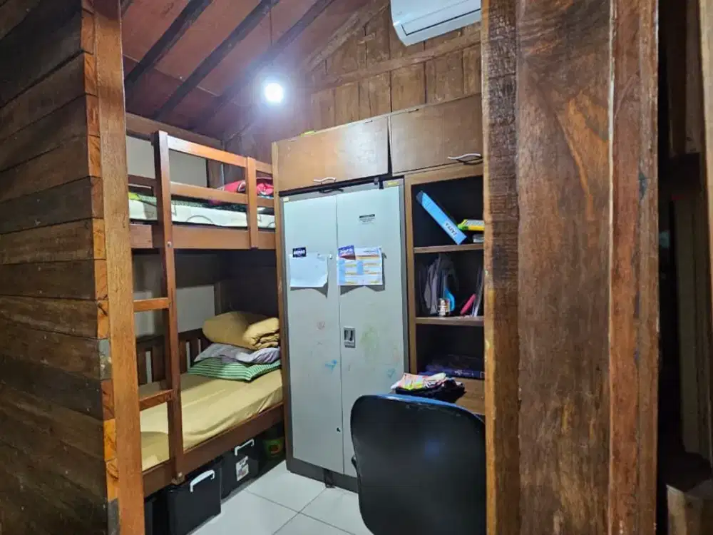 Di jual tanah 2 are & bangunan Lokasi di jln Moh Yamin Laksamana Renon denpasar