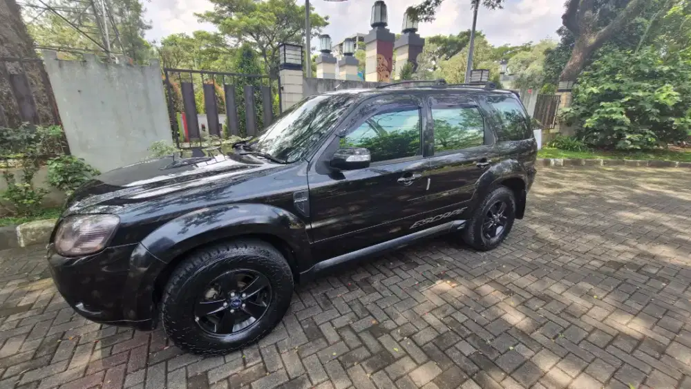 DIJUAL FORD ESCAPE 2.3 LIMITED