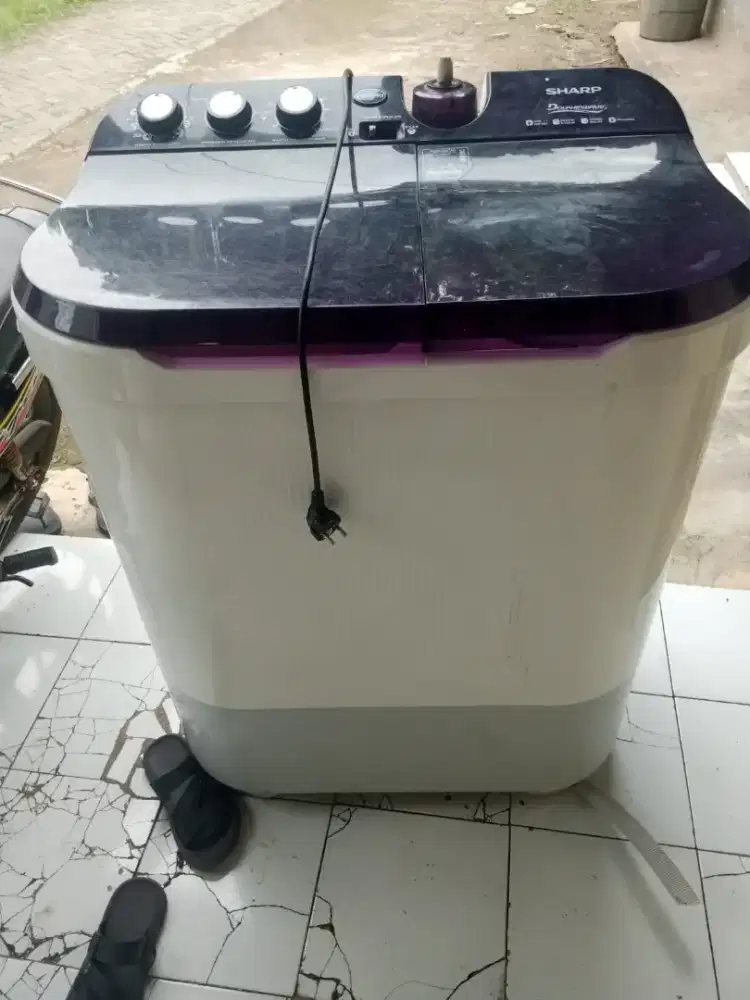 mesin cuci 2 tabung merek Sharp