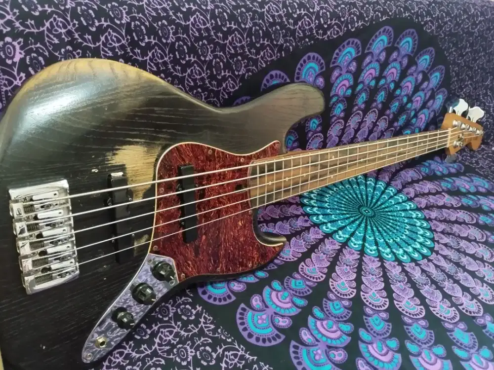 Fender Jazz Bass Deluxe Vintage Custom 5 strings Second Istimewa Nego