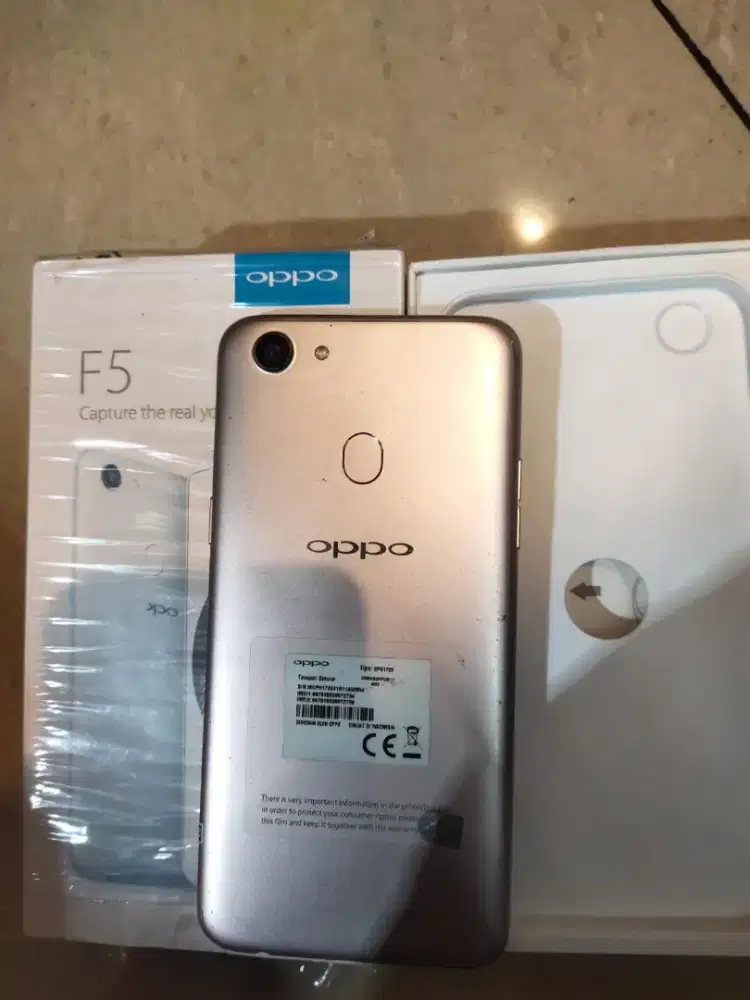 second oppo F5 4/32 gold