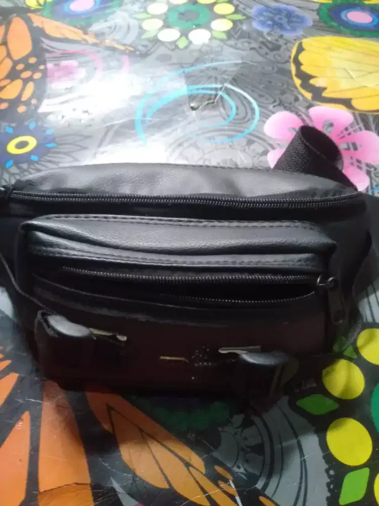 Di jual cepat tas selempang pria  murah