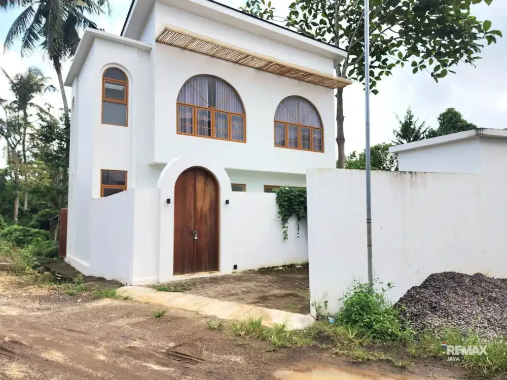 Villa design mediteranian dijual di Munggu.