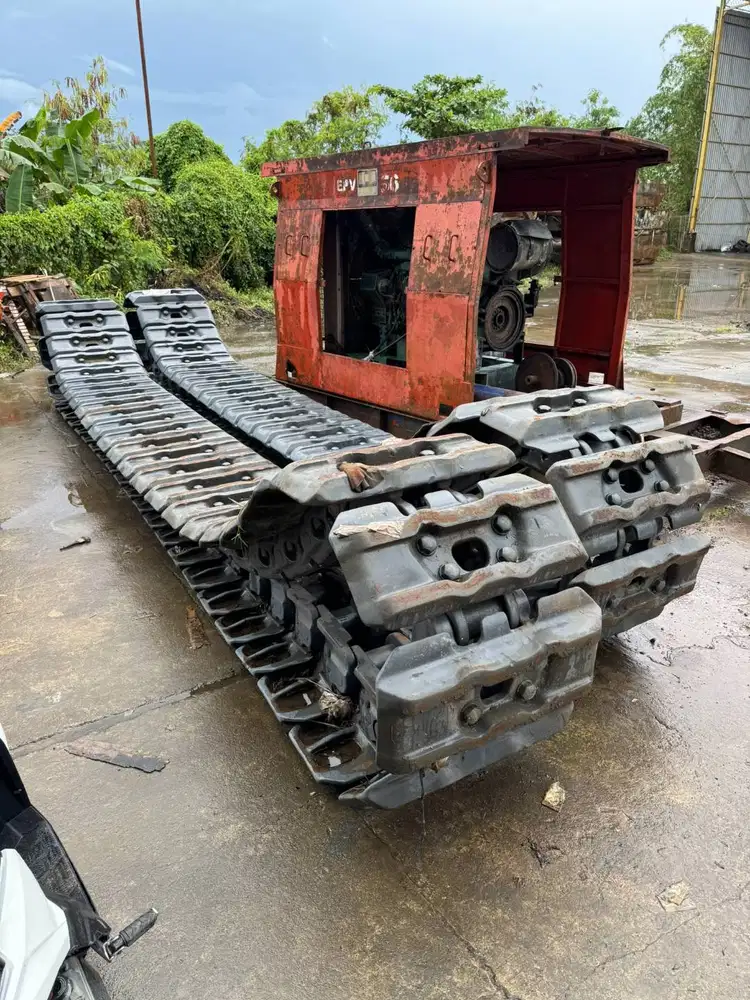 Track Shoes Assy PC2000-8R Komatsu (PN: 21T-32-01015)