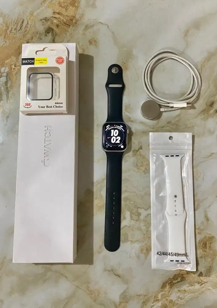 Apple Watch Series 5 44mm (Silver)