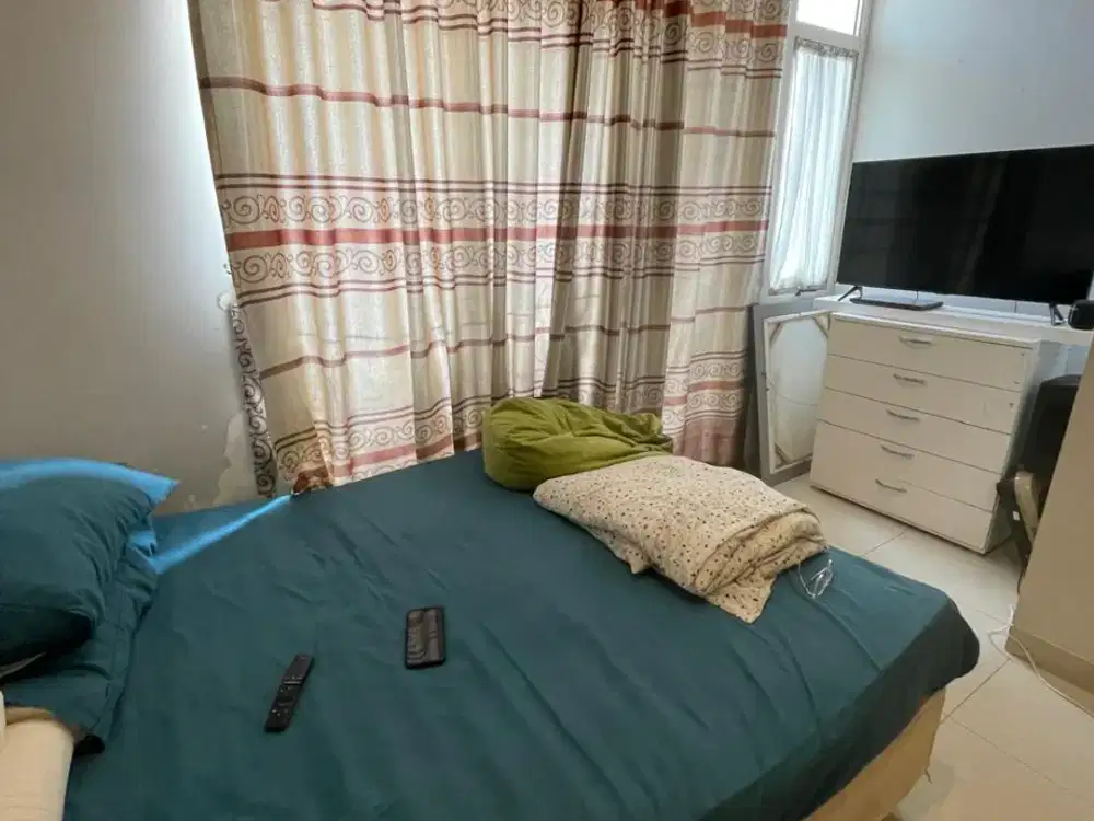 DISEWAKAN RUMAH PIK 1 LAYAR PERMAI UK 4x12 (2 LANTAI) SEMI FURNISH SIAP HUNI HARGA NEGO