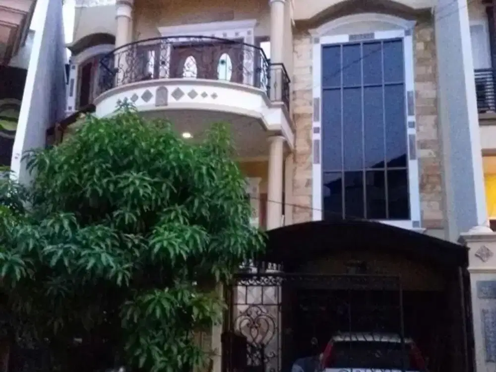 DIJUAL RUMAH 2 LANTAI DI VILLA PERMATA GADING KELAPA GADING JAKARTA UTARA