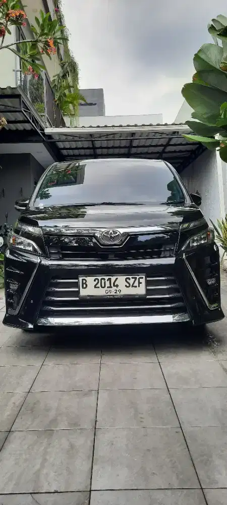 Toyota Voxy 2.0 Automatic 2017