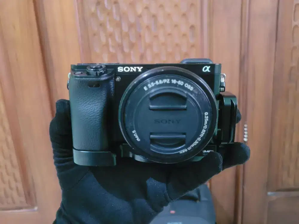 SONY a6000 kit+L plate MULUS!! SC 4rb MINIM!! MURAH!! NEGO!!