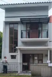 Dikontrakan Rumah Lokasi Stategis Cocok untuk Kantor / Mess