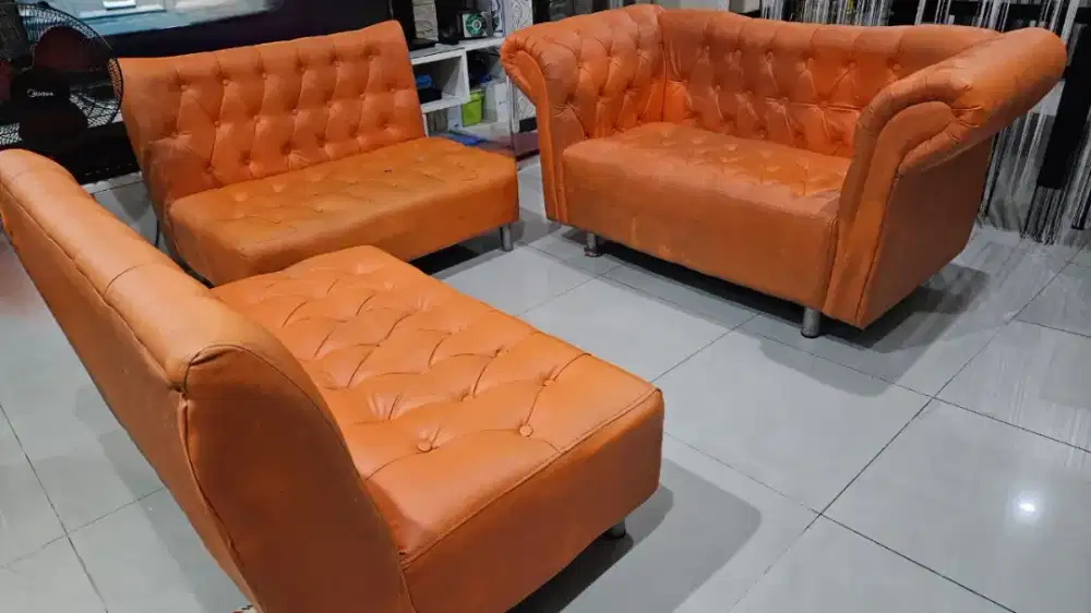 Dijual sofa 1 set terdiri dari 3 sofa 2seater
