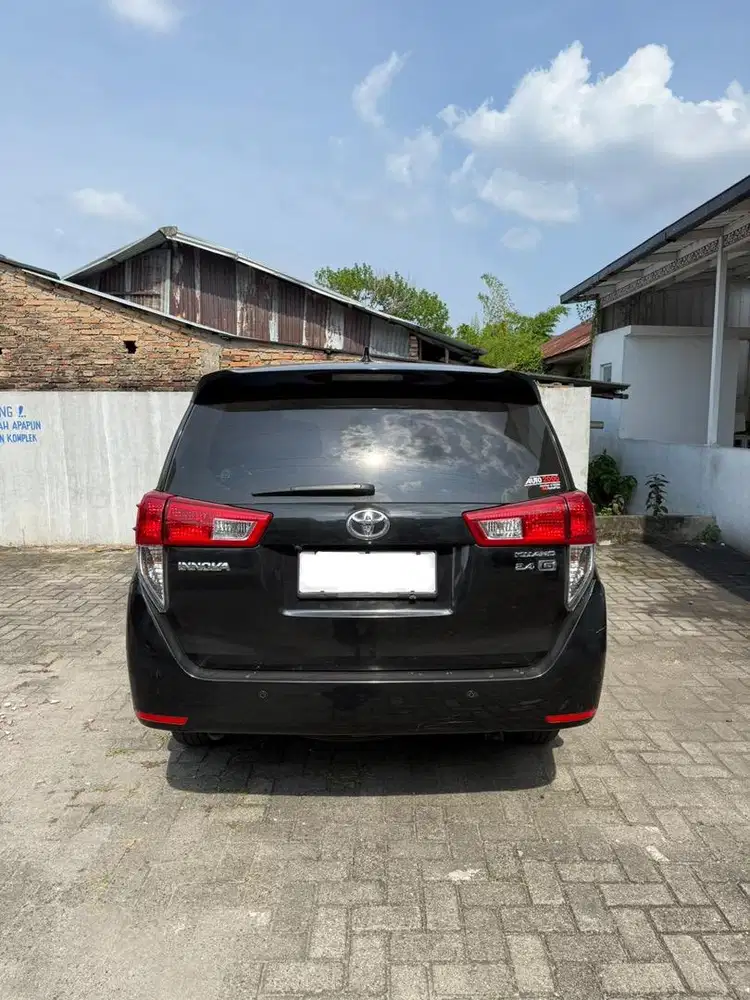 Innova Reborn 2.4 G Solar A/T Hitam