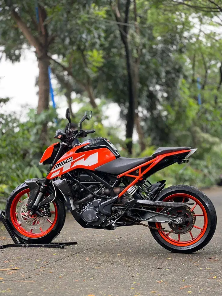 KTM DUKE 250 NON ABS 2017 ORANGE KM LOW PAJAK PANJANG SIAP RIDING