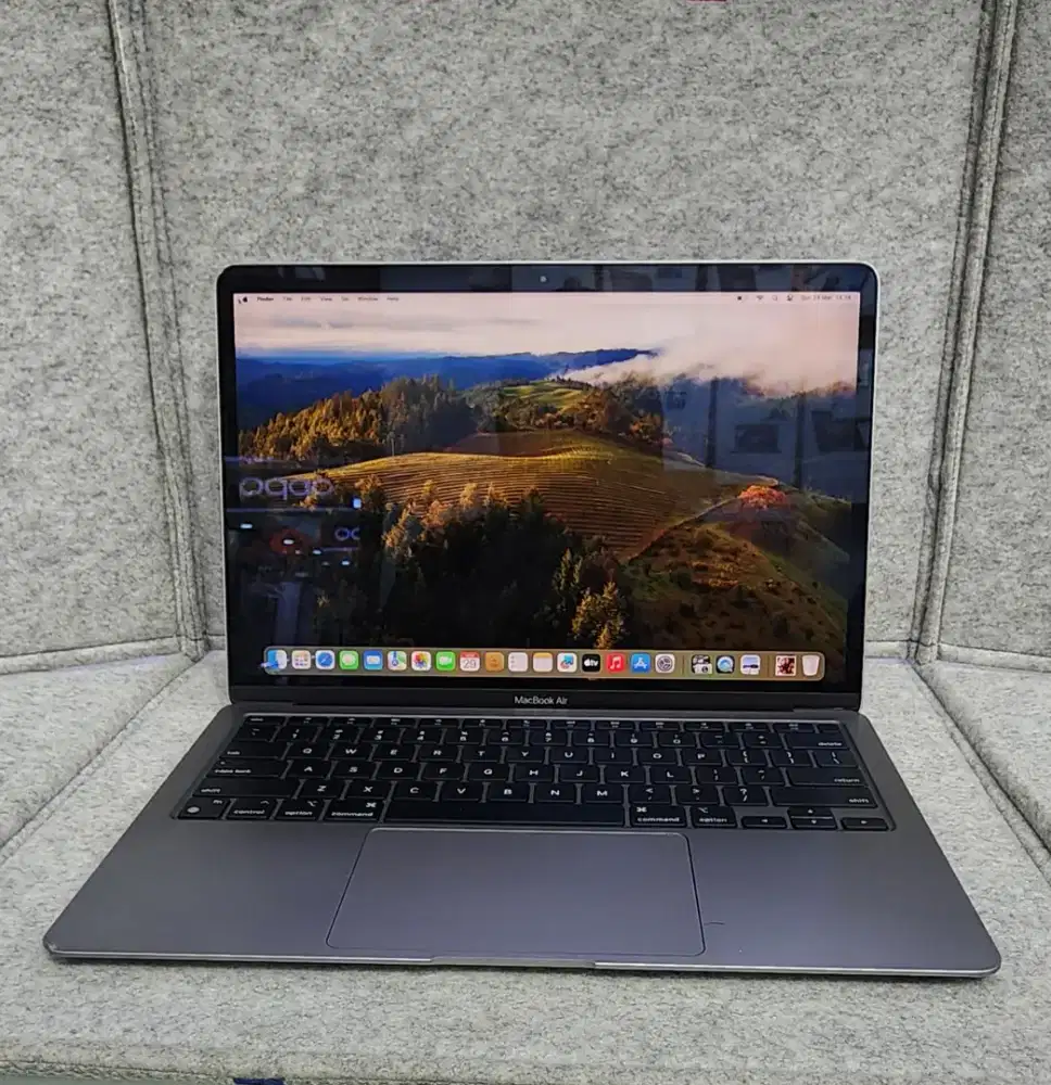 Macbook air m12020 8/512 gray