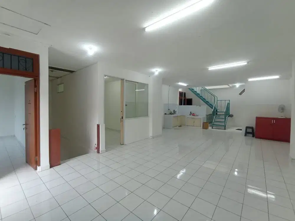 DISEWAKAN ATAU DIJUAL CEPAT RUMAH DI JALAN AREN, TOMANG RAYA