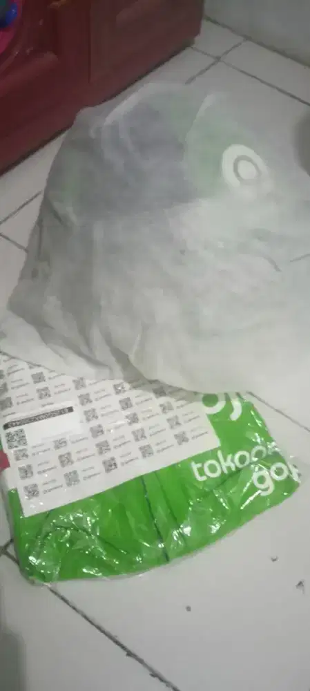 Helm dan Jaket baru dan tersegel